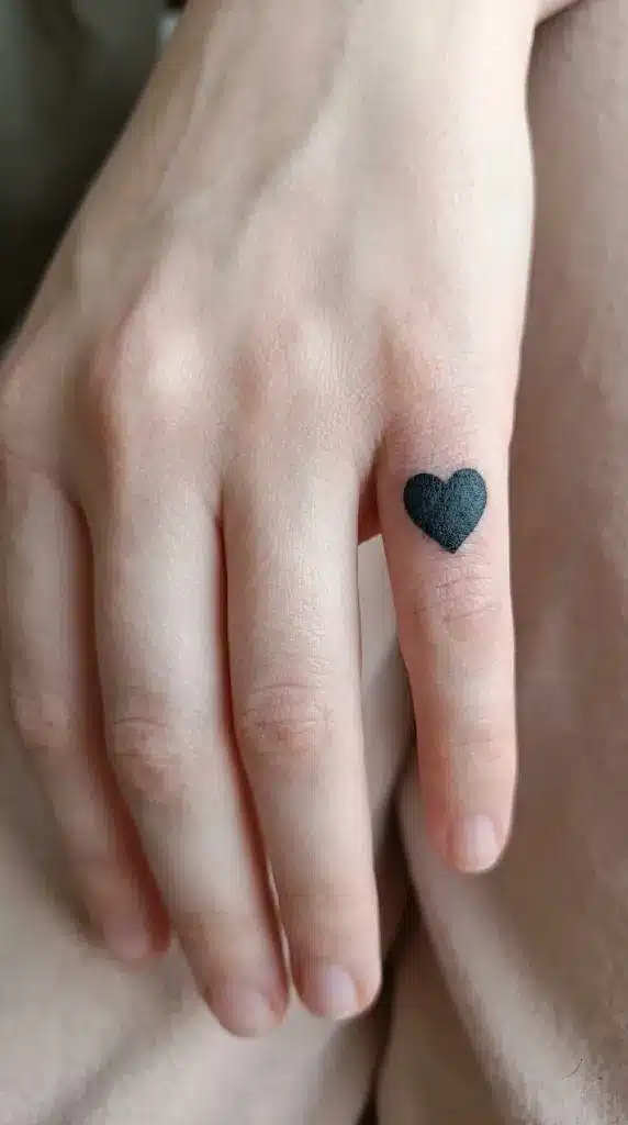 Dainty Solid Black Heart