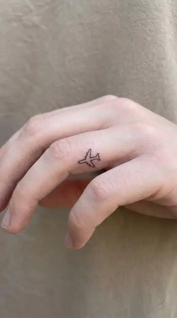 Minimalist Plane Outline